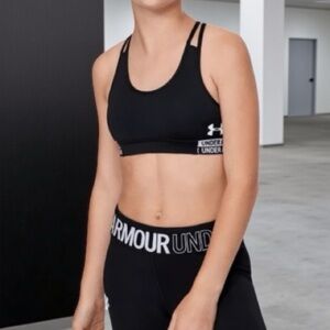 Under Armour, Girls’ HeatGear Sports Bra, Size YLG / Large Youth, Black 🏃‍♀️‍➡️